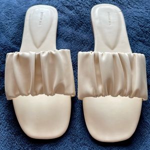 Cute cream colour flat